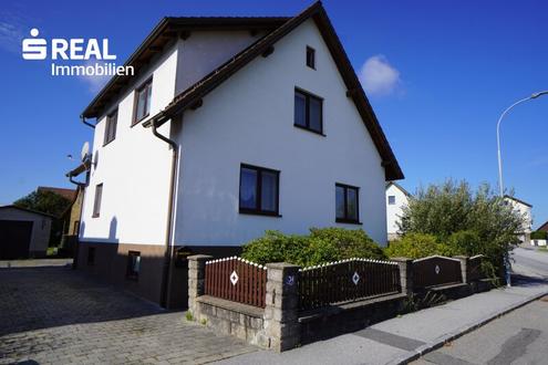 Schnes Stadthaus mit Garten, Garage und groem Schuppen