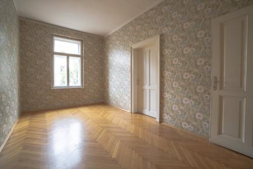 Sanierungsbedrftige 2-Zimmer-Wohnung in Saggen mit Entwicklungspotenzial