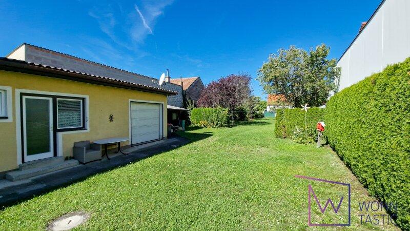 Blick auf Grundstck 1 mit Einfamilienhaus.