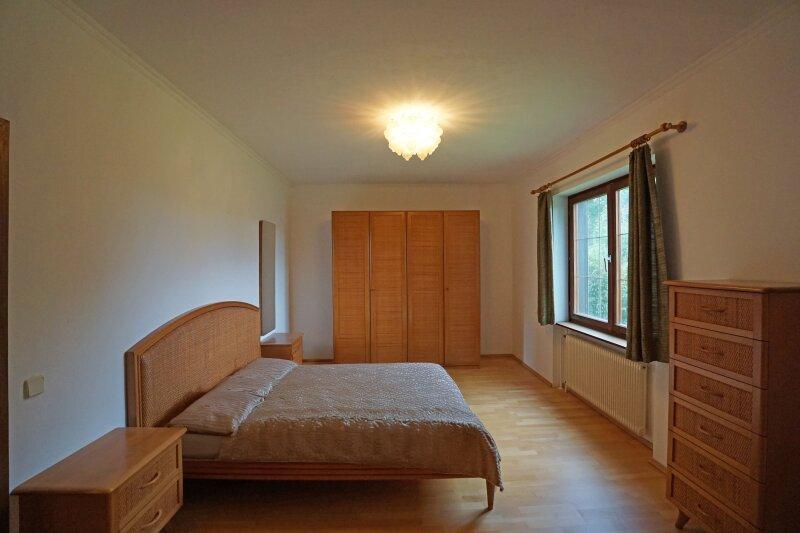 Nordostseitiges Zimmer im Erdgescho