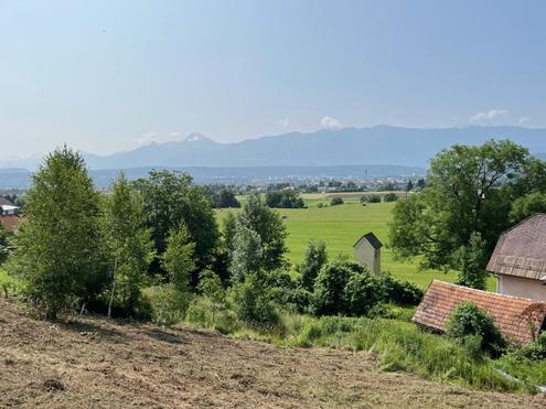 Sonniges Grundstck mit Berg- und Weitblick in Villach / Vassach