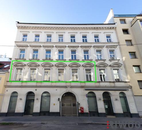 INVESTMENT IN DER ZIEGLERGASSE | Unbefristet vermietete Altbauwohnung | Nähe Mariahilfer Straße, Neubaugasse, U3/U6 | Garagenstellplätze im Haus