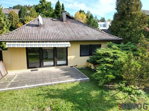 Sonniger Bungalow mit sdseitigem Garten inkl. Fernsicht & Pool | neue Einbaukche | Klima | voll unterkellert