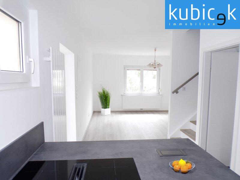 Kche mit Blick ins Wohn- /Esszimmer