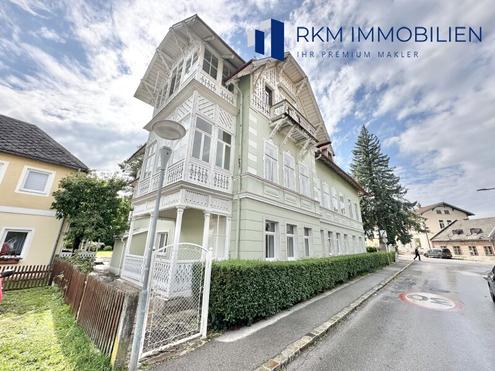 Herrschaftliche Villa mit 8 Wohneinheiten im Goldenen Ring um Wien - revitalisiert & vielseitig nutzbar