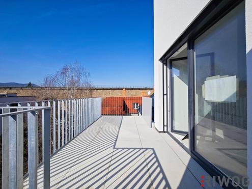 Dachterrassenwohnung | Erstbezug nach Errichtung | südseitig | Klima & Luftwärmepumpe | Tiefgaragenplatz | über 3m Raumhöhe