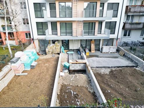 Südseitiger Eigengarten | Erstbezug | 2 Zimmer-Gartenwohnung | ruhiger Innenhof | Luftwärmepumpe | optionaler Tiefgaragenplatz