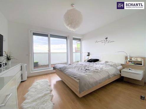 Urlaubsfeeling garantiert! 3-Zimmer Dachgeschowohnung mit riesiger Dachterrasse und traumhaften Blick auf den privaten Badesee!