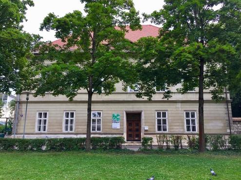 Villa For Forest - Historische Stadtvilla am Ring mit Entwicklungspotenzial