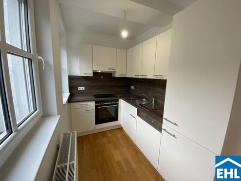 Ruhige Dachgeschosswohnung Terrasse und Balkon !