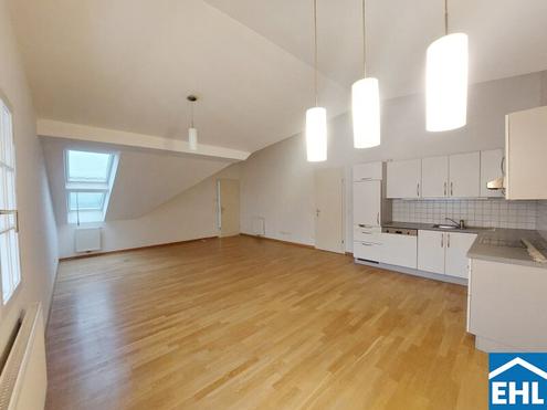 Großzügige 2-Zimmerwohnung mit 85 m² Dachterrasse direkt an der Mariahilfer Straße!