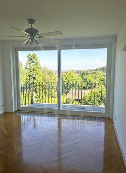 Qualitt mittels KI angepasst, da alte Archiv-Aufnahmen