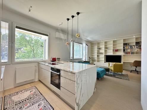 Stylisches Studio mit Balkon & Wintergarten