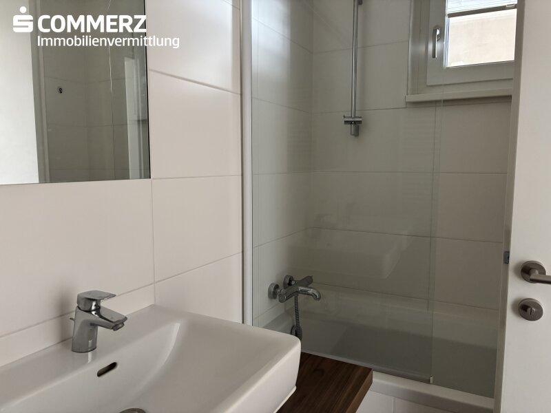 Badezimmer mit Badewanne