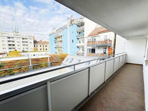 U6-Dresdner Straße : 3 Zimmer mit Loggia in Hofruhelage