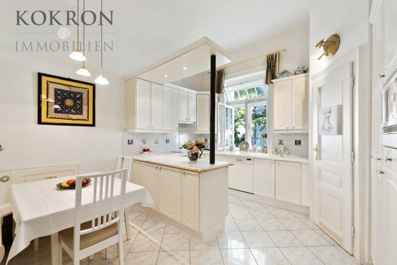 Kche mit Speis und Essplatz