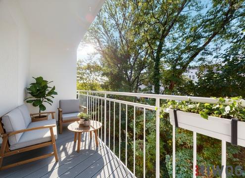 ERSTBEZUG nach Sanierung I 3 Zimmer Wohnung mit Balkon in wundervoller Grünlage I Tischler Einbauküche inkl. Siemensgeräte im Preis inbegriffen