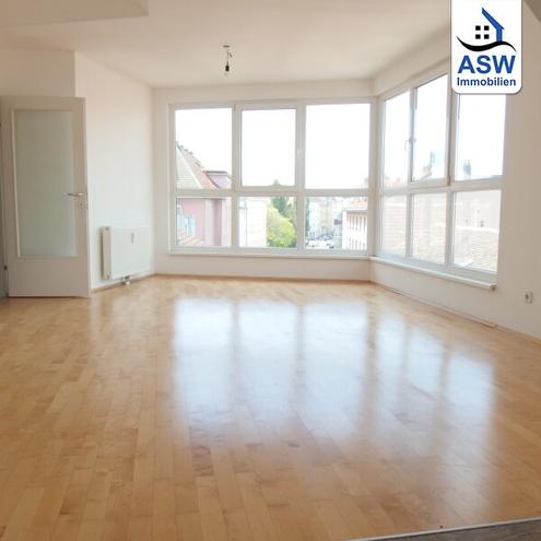 Wunderschöne 2-Zimmer Dachgeschosswohnung Nähe U4/U6 Längenfeldgasse (befristet vermietet)