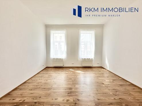 Helle, sanierte Altbauwohnung - bezugsfertig