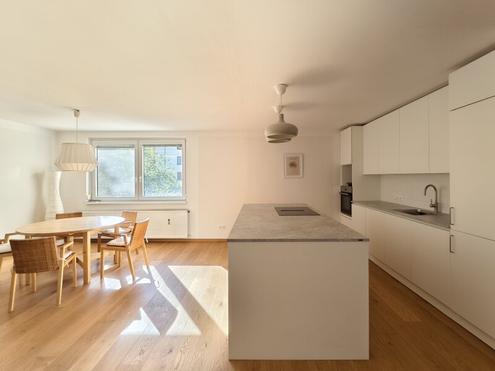 So grün kann Stadt sein! Großzügige 4-Zimmer-Wohnung mit wunderbarem Parkblick in angenehmer Ruhelage