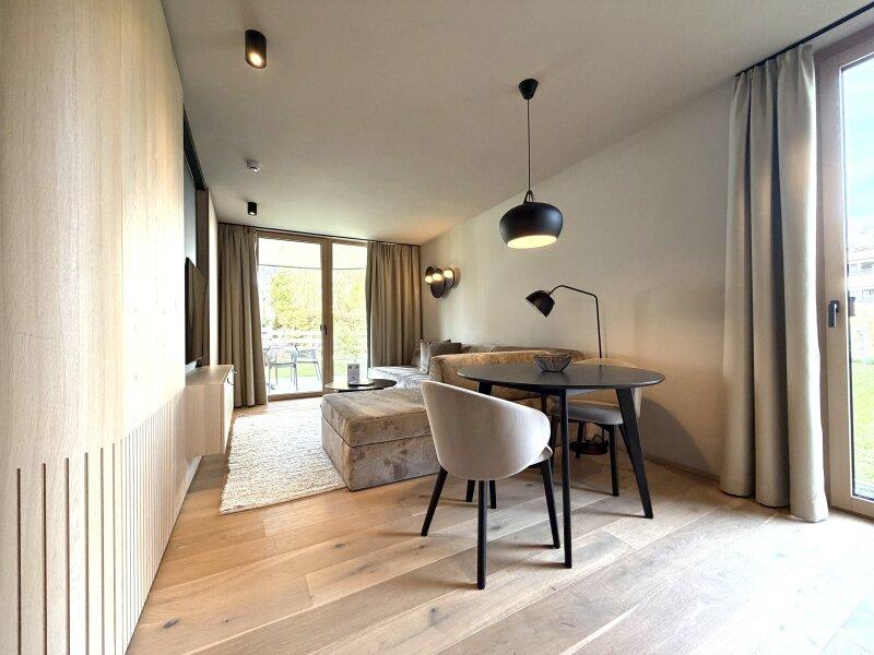 Top 06 Esstisch + Wohnbereich.jpg