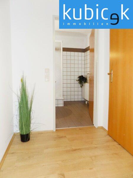 Vorzimmer, Blick ins Bad