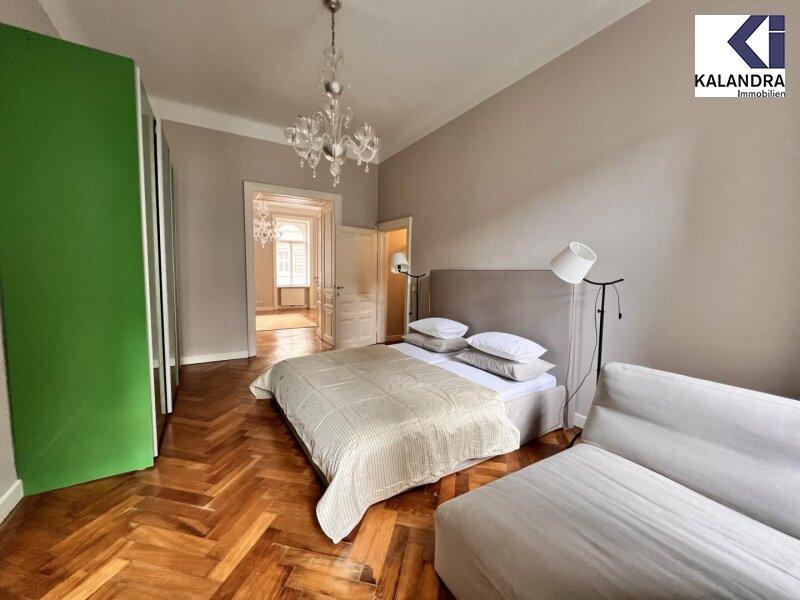 Schlafzimmer 1 straenseitig