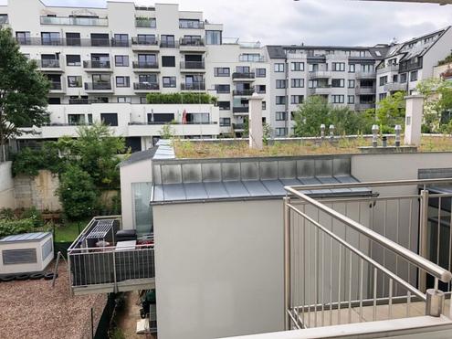 2-Zimmer Wohnung mit Balkon in ruhiger Hoflage bei U3 Kendlerstraße