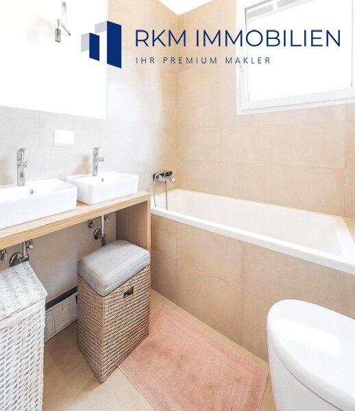 Badezimmer mit Badewanne