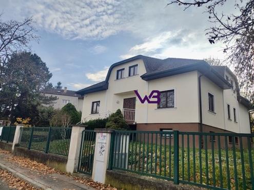 Neuwertige Villa im Cottageviertel von Mauer!