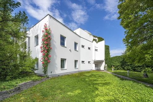 WOHNEN - STADTHAUS mit GARTENANLAGE beim STADTPARK! Nordisches Design | Vielfltige Gestaltungsmglichkeiten | 3 Garagen | Dachterrasse mit Panoramablick