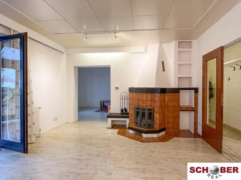 Nahe Stadtgrenze Baden - Doppelhaushlfte mit Renovierungsbedarf