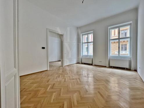 Altbauwohnung beim Parlament - ERSTBEZUG