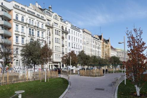 The essence of Vienna - Exklusives Altbaujuwel am Naschmarkt - 167 m zeitlose Eleganz, kuratierte Designkunst und Blick auf Wiens neuen Naschpark