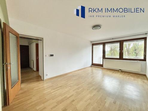 Ruhige helle 3-Zimmer-Wohnung mit Loggia