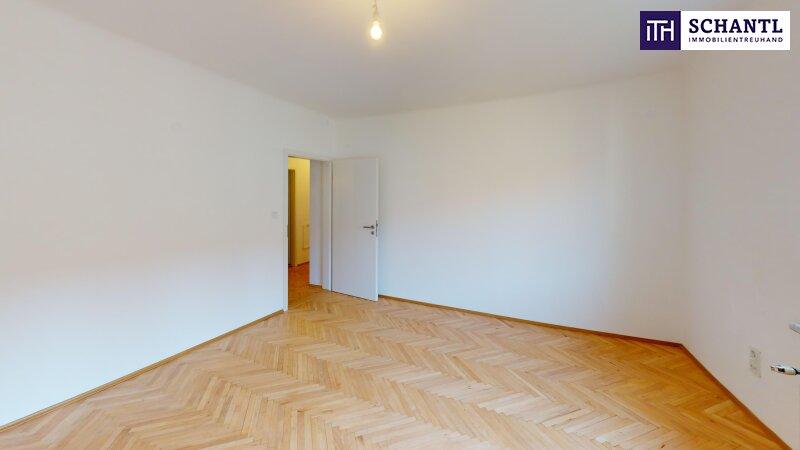 Schlafzimmer IV unmbliert - Blick Richtung Gang