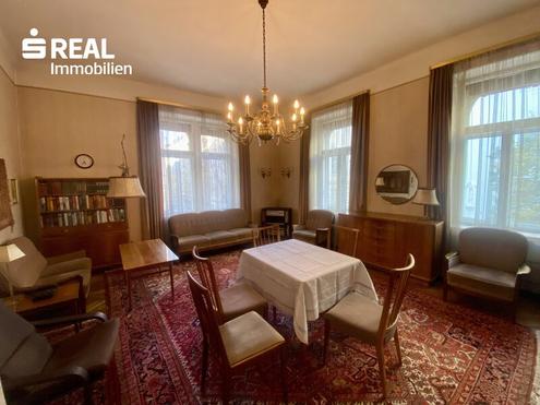 Altbau Baujahr 1906, Eckwohnung ca. 114 m²