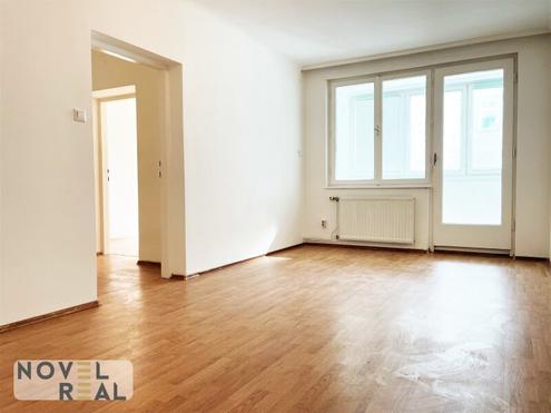 Charmante und lichtdurchflutete Wohnung mit Loggia!!!