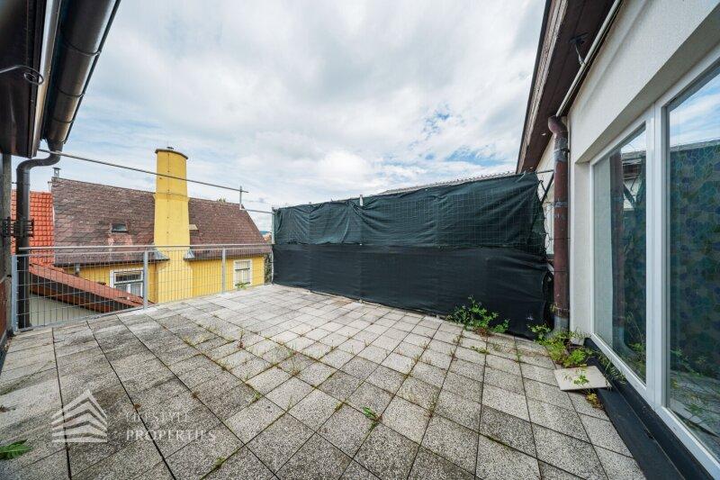 Grozgige Wohnung mit Terrasse in zentraler Lage von Horn b