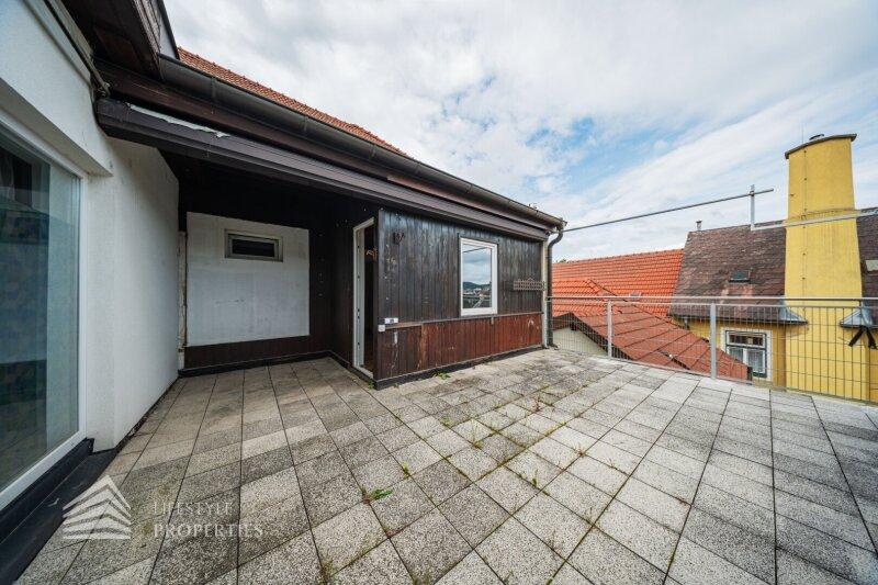 Grozgige Wohnung mit Terrasse in zentraler Lage von Horn b