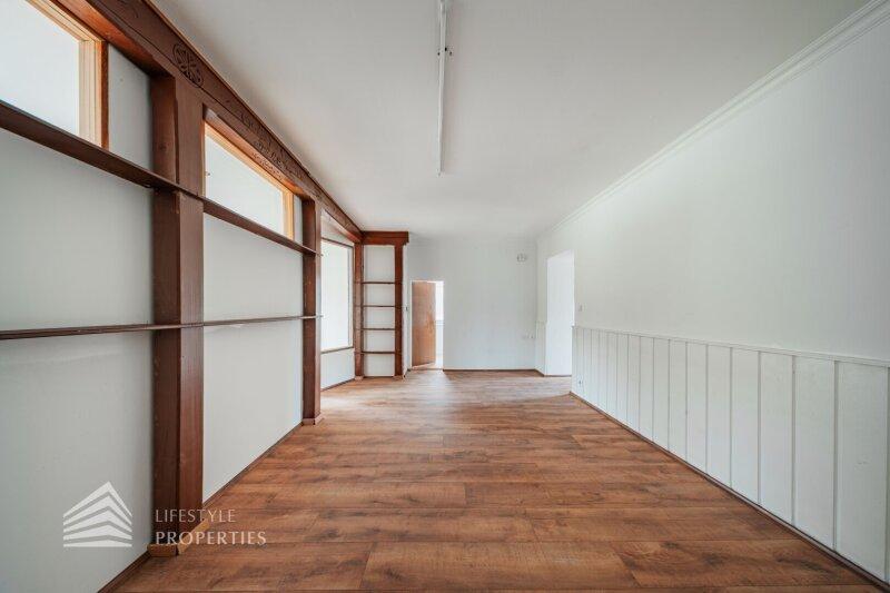 Grozgige Wohnung mit Terrasse in zentraler Lage von Horn b