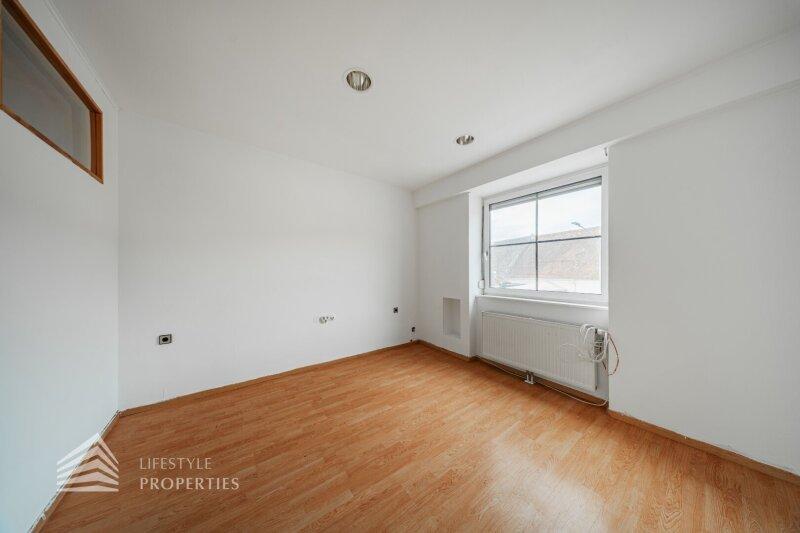 Grozgige Wohnung mit Terrasse in zentraler Lage von Horn b