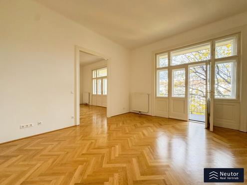 WOHNJUWEL IN BESTER LAGE DES 8. BEZIRKS - STILVOLLE ALTBAUWOHNUNG MIT GROEM BALKON - NHE PIARISTENKIRCHE