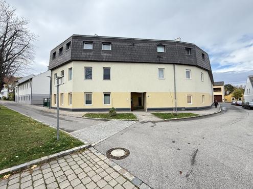 Single Wohnung mit 1. Zimmer zu vermieten...