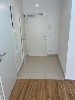 2-Zimmer-Dachterrassenwohnung Erstbezug inkl hochwertiger Kche, Auenflche und Kellerabteil mit Blick ins Grne - KLOSTERNEUBURG/ K126 T53