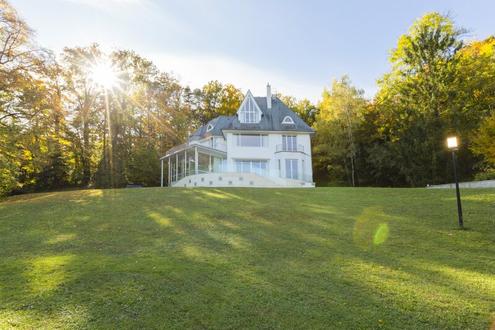 Kröpfelsteigstraße  - exklusives Anwesen mit einem 11.045m2 großem Grundstück zu vermieten