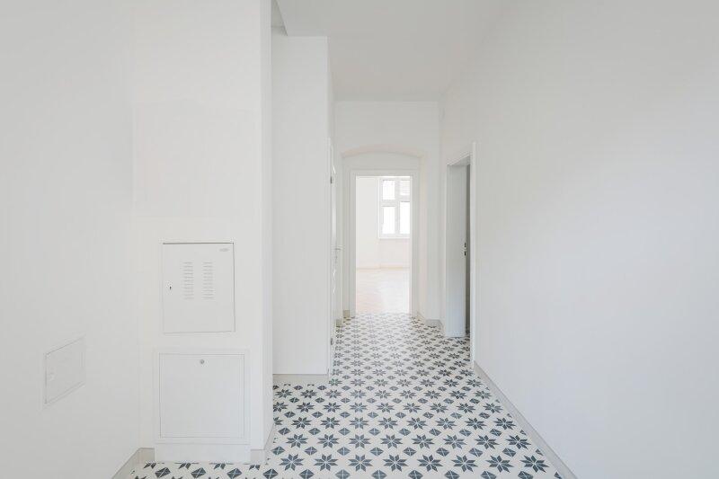 Vorraum mit Blick in die Wohnkche