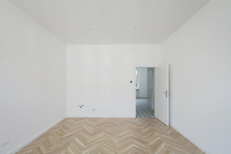 Wohnkche mit Blick in den Vorraum