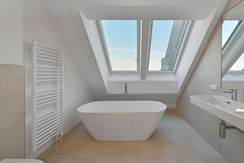 MAI-HIGH-SONETTE >> Moderne Duplex-Wohnung mit lichtdurchfluteten Räumen >> DACHTERRASSE