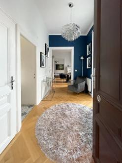 Exklusive Altbau-Residenz mit modernster Technik - hofseitige 2-Zimmerwohnung mit Balkon beim Naschmarkt